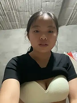 viluna online show from February 3, 1:38 pm