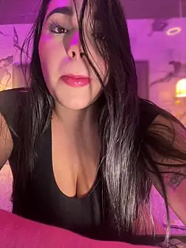 SofiaWildee online show from December 17, 4:27 am