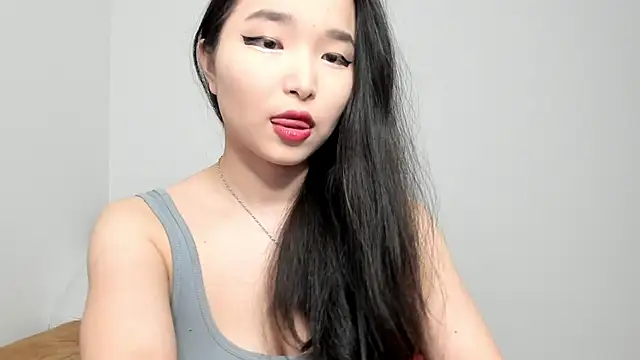 Soyun Mia online show from April 16, 12:05 pm