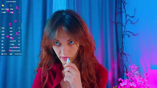 LisaDrake online show from October 7, 7:51 pm