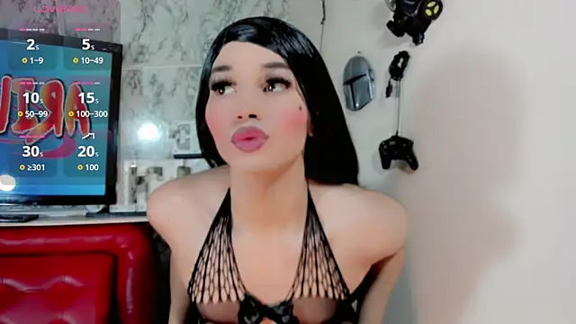 Candy Walker  online show from October 1, 7:30 pm