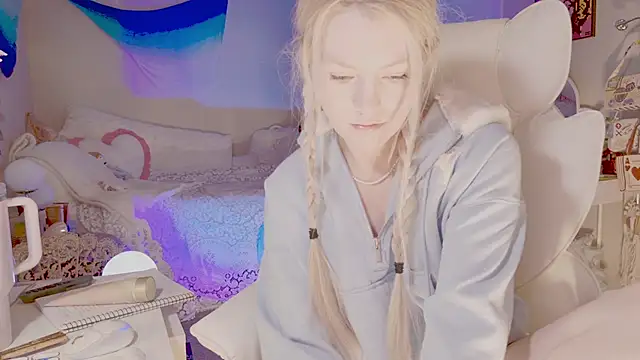 Talulaa online show from February 5, 7:50 pm