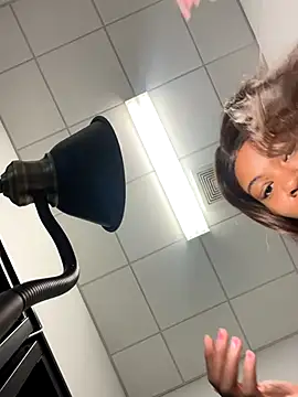 Idonotcherishu online show from October 1, 12:04 am