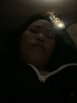 tuyetnhi-00 online show from October 5, 10:15 pm