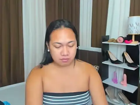 TsUncutKaren online show from September 23, 5:00 pm