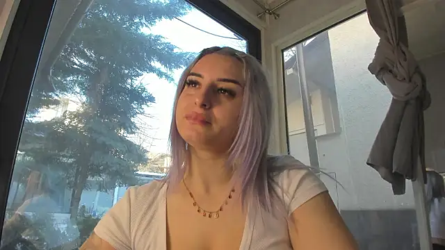 Ella Vee online show from February 27, 6:13 am