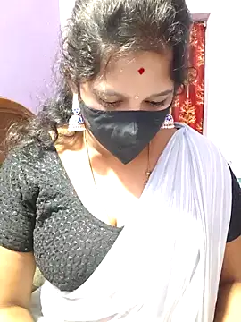 luci-queen online show from September 13, 3:09 pm