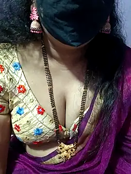 luci-queen online show from October 14, 8:17 am