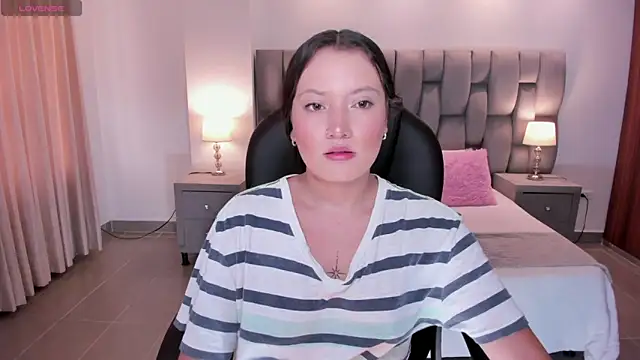 nylaa rose online show from October 4, 7:07 pm