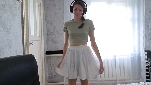 CutieAnny online show from October 1, 4:50 am