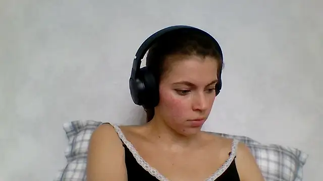 CutieAnny online show from September 12, 6:25 am