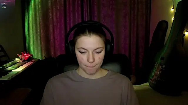 CutieAnny online show from April 11, 8:12 pm