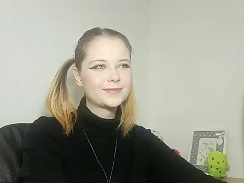 LydiaYoung online show from October 2, 6:13 pm