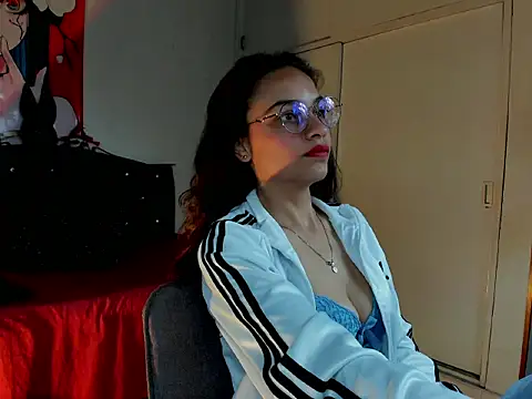 Skylovershot online show from February 25, 4:38 pm