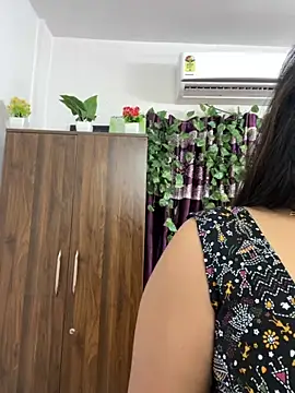 V-Hot-Sweti online show from October 18, 6:10 pm