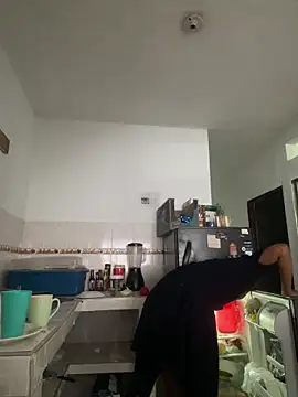 zaracollins01 online show from December 20, 4:44 pm