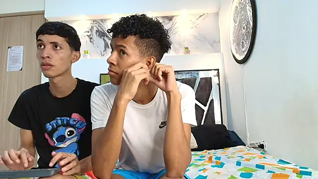 LONDON BOYS1 online show from October 12, 2:03 am