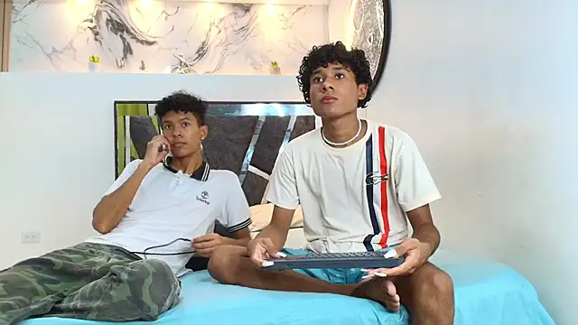 LONDON BOYS1 online show from October 26, 1:45 am