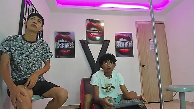 LONDON BOYS1 online show from September 22, 7:18 am