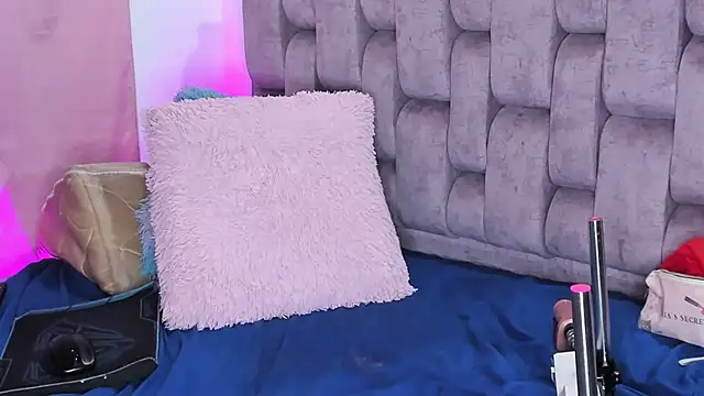 Alexa-Hunter online show from November 16, 12:34 am