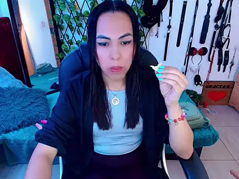 missblu online show from October 19, 9:06 pm