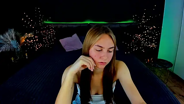 MilaAddams online show from September 14, 6:11 am