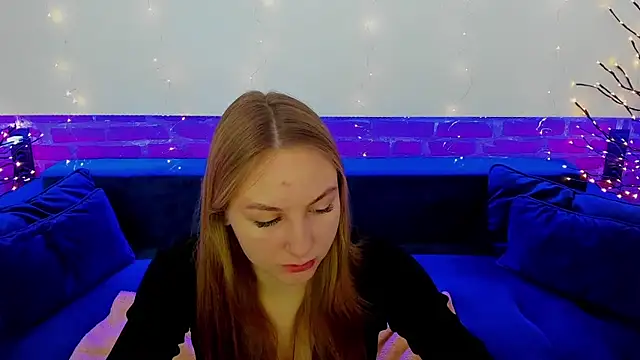 MilaAddams online show from December 15, 6:51 am