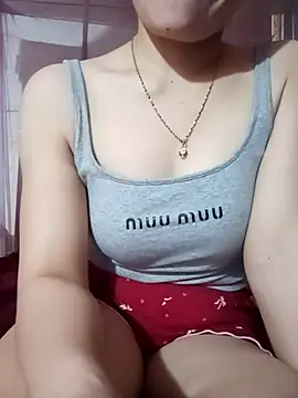 LucyyLy online show from February 5, 8:28 am