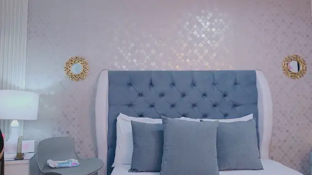 ZoeWilliis online show from May 28, 12:36 pm