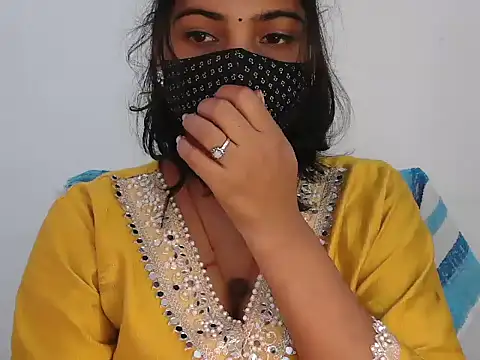 Hott Noor online show from November 11, 8:22 am