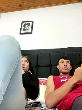 coupledesire18 online show from October 17, 12:14 am