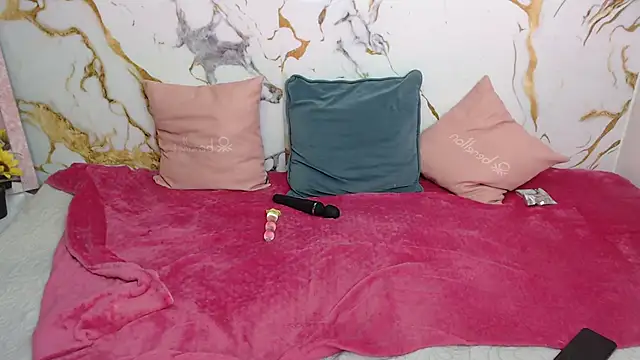 EmilyCoy  online show from February 1, 6:56 am