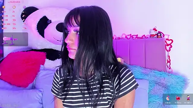 LindaWz  online show from March 12, 7:55 am