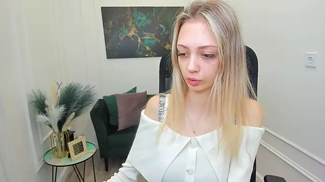 EmilyGraydis online show from April 4, 3:38 am