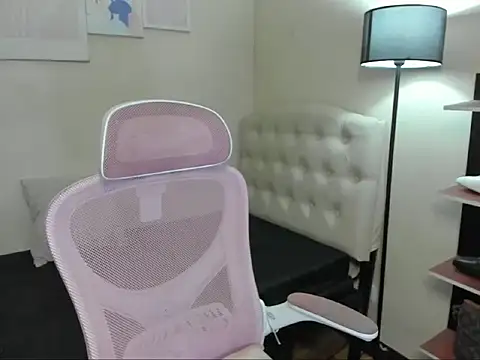 Seductive Margaux online show from October 16, 8:17 am