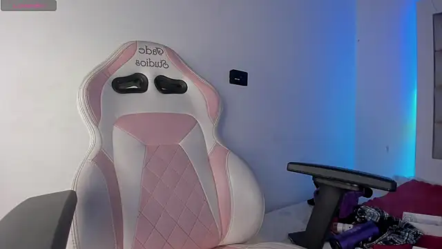 Luna and lindsy online show from October 18, 3:04 pm