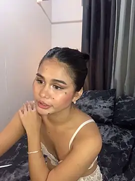 AngelHille online show from September 26, 8:50 pm