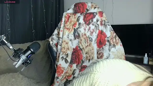 BabbbyFoxxx online show from April 5, 10:20 pm