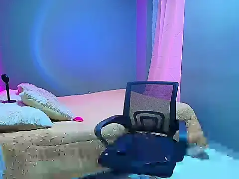 sophiejuicy  online show from September 28, 5:03 am