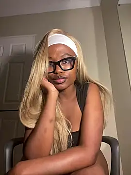 Moonzy77 online show from September 25, 8:39 pm