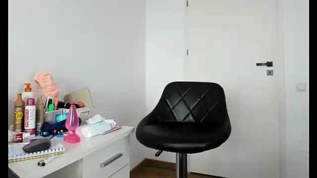 crystalxx18 online show from September 18, 10:14 am