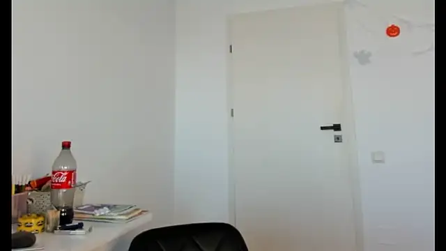 crystalxx18 online show from October 17, 9:34 am