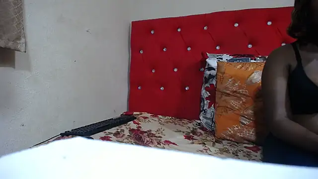 SweetSlenderChoc online show from December 2, 7:16 pm