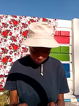 SweetSlenderChoc online show from April 10, 2:01 pm