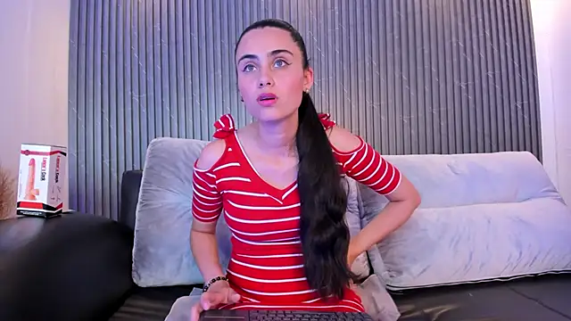 sofiapalacioss online show from September 15, 6:37 pm