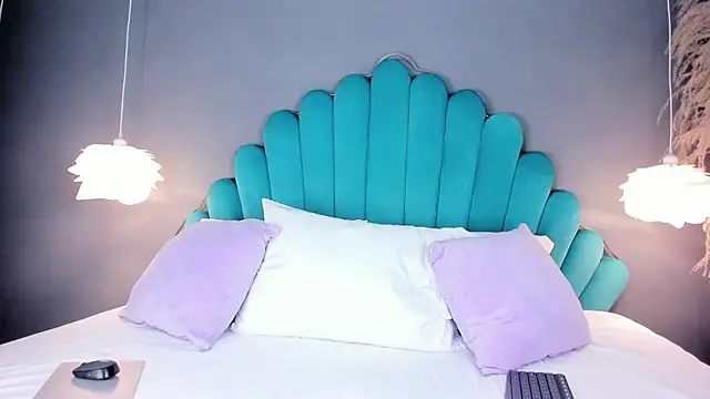 VanessaLogan online show from October 8, 11:09 pm