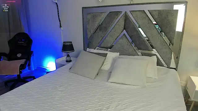 jasmincollin  online show from February 18, 2:43 am