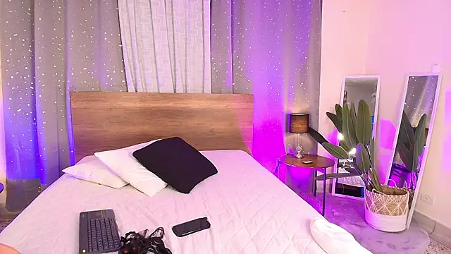 ViolettGomez 93 online show from December 3, 4:37 am