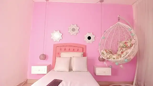 CannelaSmith online show from November 23, 1:02 pm