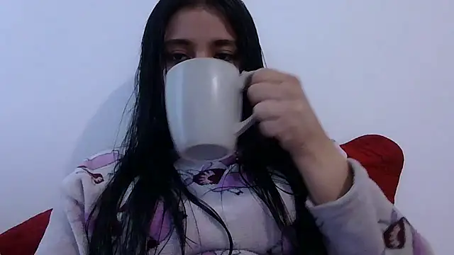 ValerieLove  online show from February 15, 9:36 pm